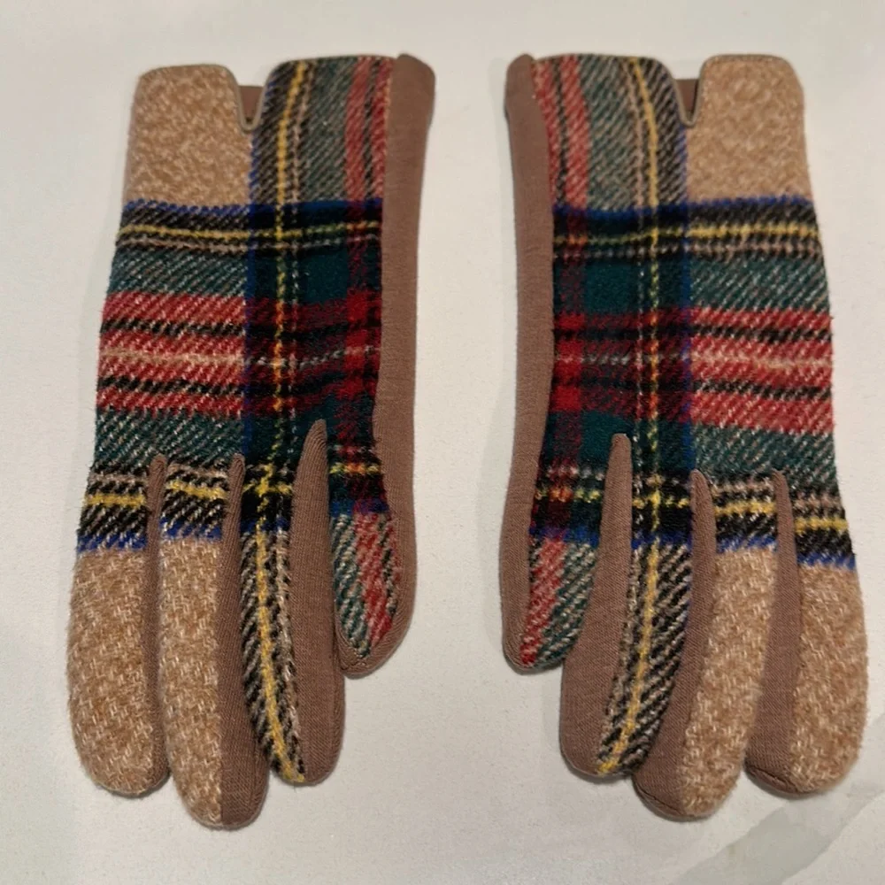 Tan Tartan plaid Smart Touch Gloves nwot